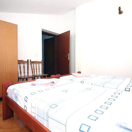 Charming Apartment In Tisno With 2 Bedrooms And Air Conditioning מראה חיצוני תמונה