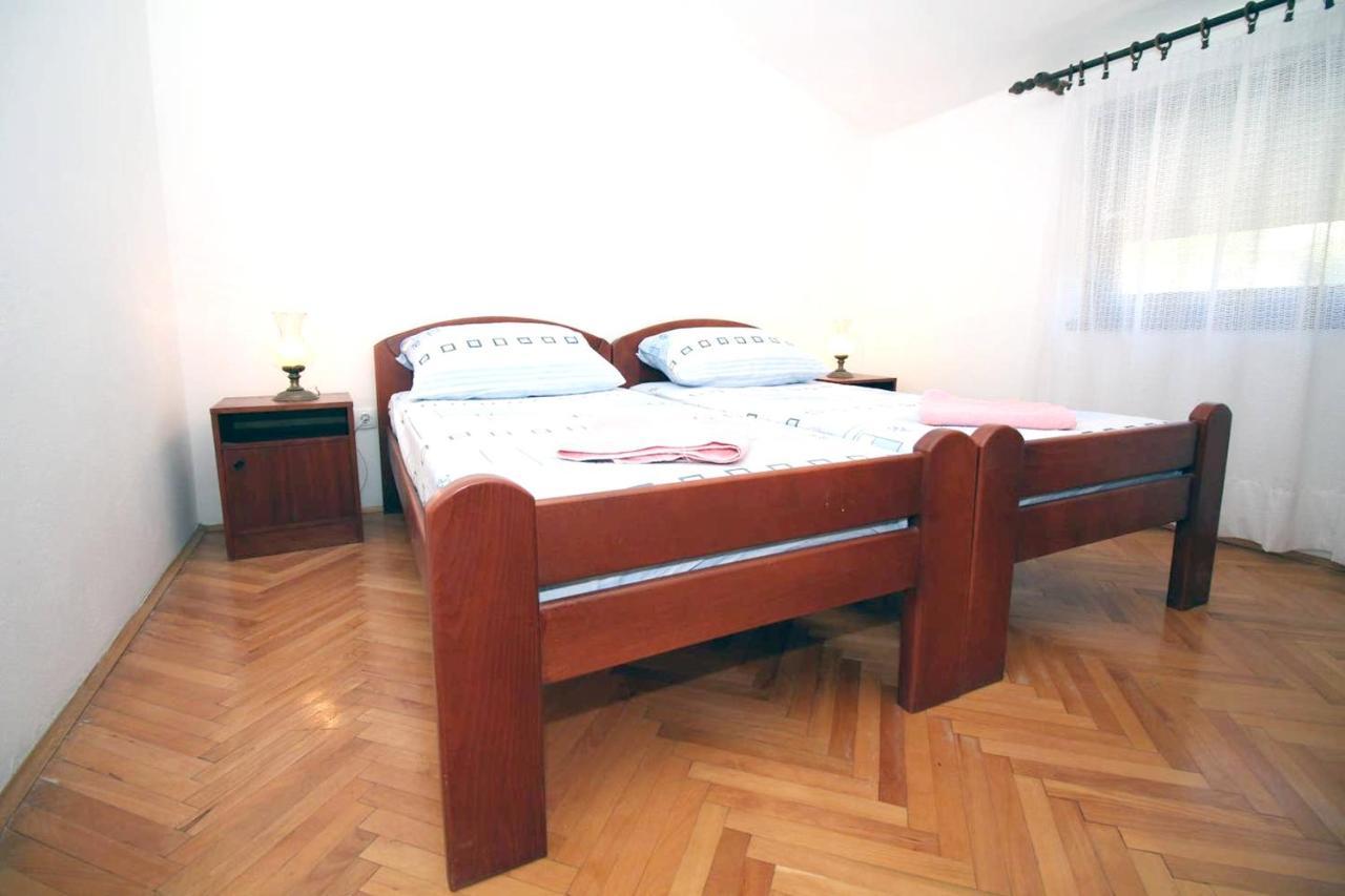 Charming Apartment In Tisno With 2 Bedrooms And Air Conditioning מראה חיצוני תמונה