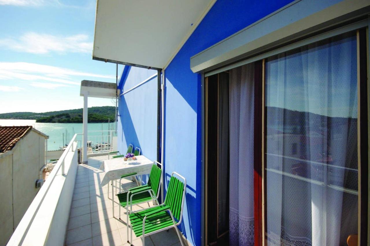 Charming Apartment In Tisno With 2 Bedrooms And Air Conditioning מראה חיצוני תמונה