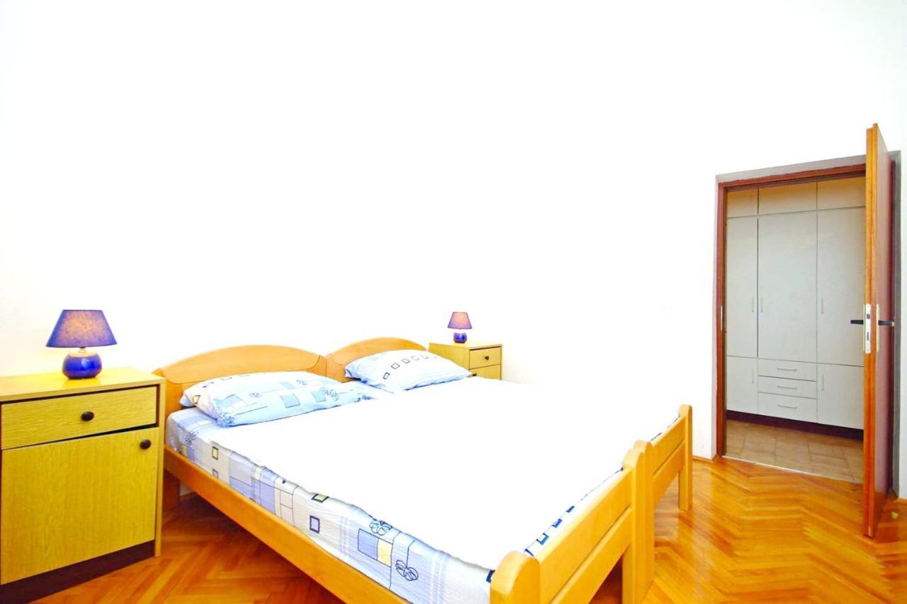 Charming Apartment In Tisno With 2 Bedrooms And Air Conditioning מראה חיצוני תמונה