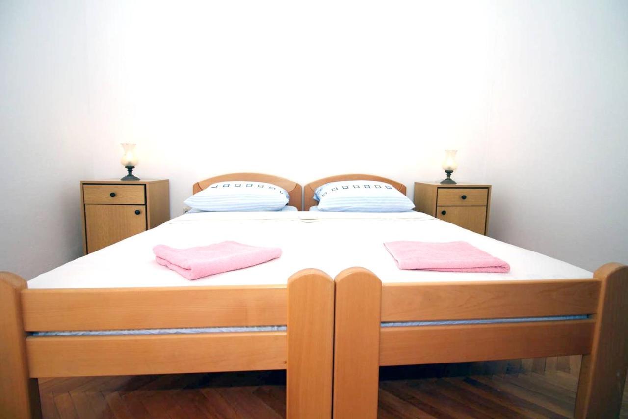Charming Apartment In Tisno With 2 Bedrooms And Air Conditioning מראה חיצוני תמונה