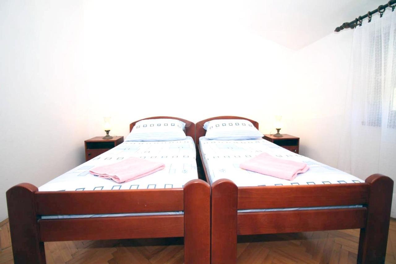 Charming Apartment In Tisno With 2 Bedrooms And Air Conditioning מראה חיצוני תמונה