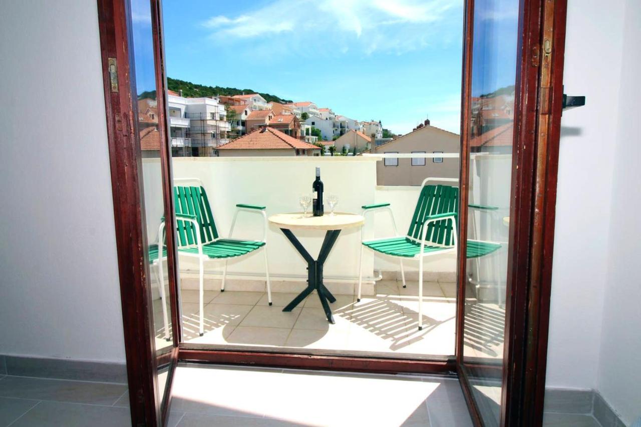 Charming Apartment In Tisno With 2 Bedrooms And Air Conditioning מראה חיצוני תמונה